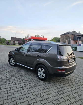 Mitsubishi Outlander cena 27500 przebieg: 273882, rok produkcji 2010 z Poręba małe 106